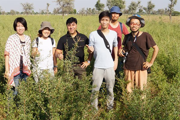 Buyers with the president of kirpal export Overseas.